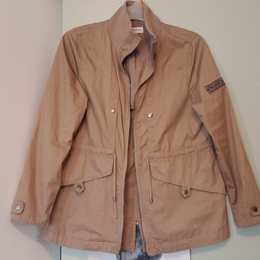 Coat/ Jacket - Picture 2 of 5